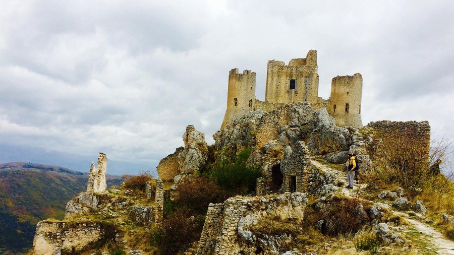 Rocca Calascio borghi Abruzzo